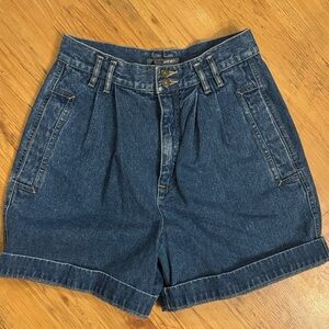 Vintage Liz Wear 80’s/90’s Pleated Jean Shorts Sz 6P